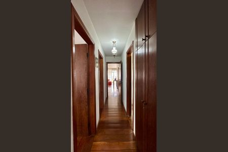 Apartamento à venda com 166m², 4 quartos e 2 vagasCorredor