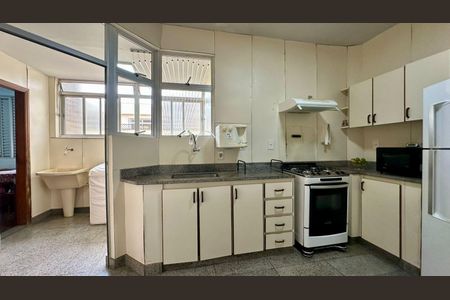 Apartamento à venda com 166m², 4 quartos e 2 vagasCozinha