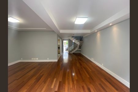 Casa para alugar com 3 quartos, 180m² em Dos Casa, São Bernardo do Campo