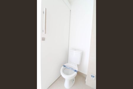 Banheiro de kitnet/studio para alugar com 1 quarto, 33m² em Santo Amaro, São Paulo