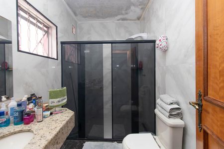 Casa à venda com 270m², 4 quartos e 6 vagas Casa à venda com 270m², 4 quartos e 6 vagasBanheiro da Suíte