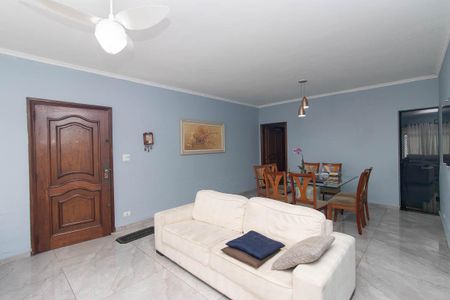 Casa à venda com 270m², 4 quartos e 6 vagas Casa à venda com 270m², 4 quartos e 6 vagasSala