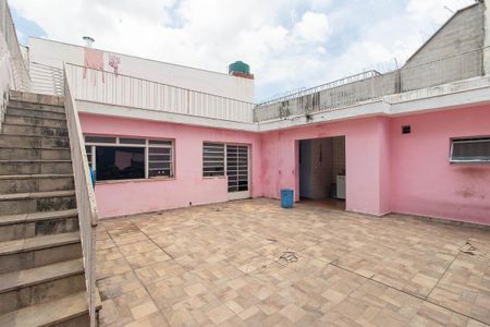 Casa à venda com 270m², 4 quartos e 6 vagas Casa à venda com 270m², 4 quartos e 6 vagasÁrea de Serviço
