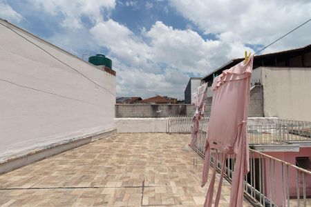 Casa à venda com 270m², 4 quartos e 6 vagas Casa à venda com 270m², 4 quartos e 6 vagasTerraço