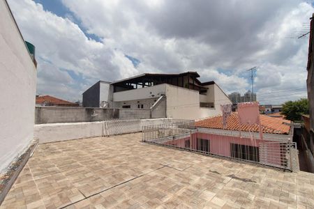 Casa à venda com 270m², 4 quartos e 6 vagas Casa à venda com 270m², 4 quartos e 6 vagasTerraço