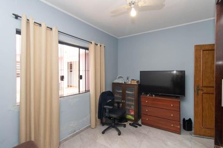 Casa à venda com 270m², 4 quartos e 6 vagas Casa à venda com 270m², 4 quartos e 6 vagasQuarto 3