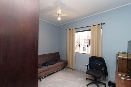 Casa à venda com 270m², 4 quartos e 6 vagas Casa à venda com 270m², 4 quartos e 6 vagasQuarto 3