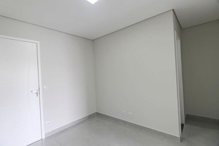 Sala de apartamento para alugar com 1 quarto, 45m² em Vila Santa Clara, São Paulo