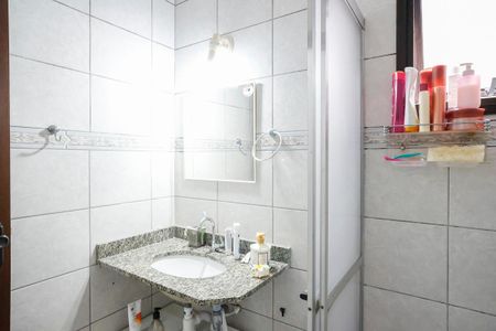 Apartamento à venda com 86m², 3 quartos e 2 vagasBanheiro social