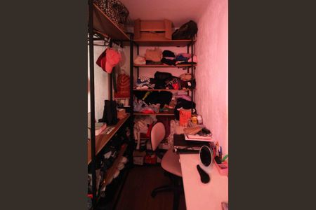 Casa à venda com 59m², 5 quartos e 1 vaga Casa à venda com 59m², 5 quartos e 1 vagaQuarto 04