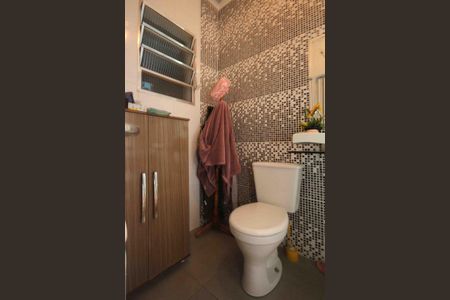 Casa à venda com 59m², 5 quartos e 1 vaga Casa à venda com 59m², 5 quartos e 1 vagaBanheiro da Suite