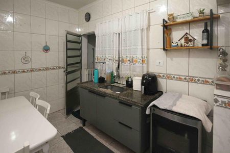 Casa à venda com 59m², 5 quartos e 1 vaga Casa à venda com 59m², 5 quartos e 1 vagaCozinha