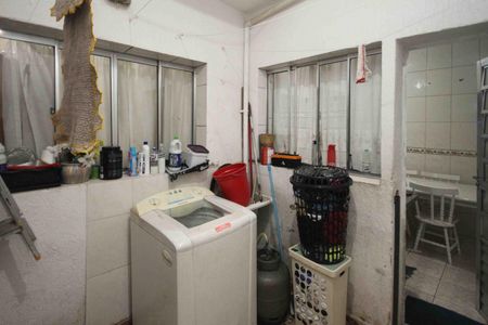 Casa à venda com 59m², 5 quartos e 1 vaga Casa à venda com 59m², 5 quartos e 1 vagaÁrea de Serviço