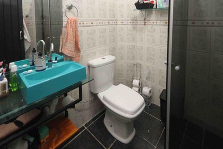 Casa à venda com 59m², 5 quartos e 1 vaga Casa à venda com 59m², 5 quartos e 1 vagaBanheiro Social