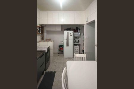 Casa à venda com 59m², 5 quartos e 1 vaga Casa à venda com 59m², 5 quartos e 1 vagaCozinha