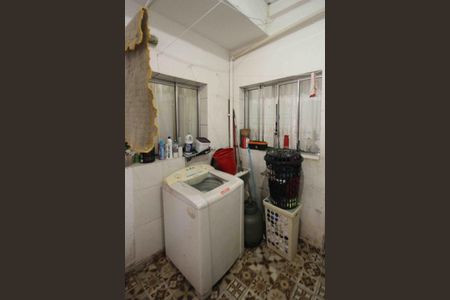 Casa à venda com 59m², 5 quartos e 1 vaga Casa à venda com 59m², 5 quartos e 1 vagaÁrea de Serviço