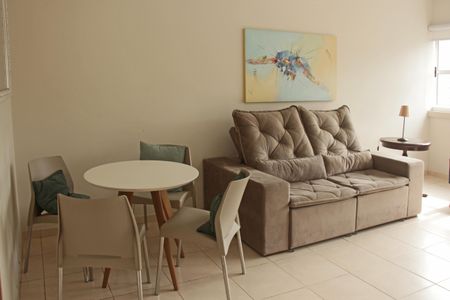 Sala de apartamento para alugar com 2 quartos, 70m² em Gonzaga, Santos