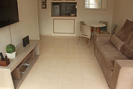 Sala de apartamento para alugar com 2 quartos, 70m² em Gonzaga, Santos