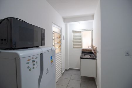 Cozinha de apartamento para alugar com 1 quarto, 27m² em Jardim Bonfiglioli, São Paulo