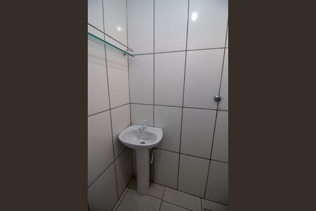 Banheiro de apartamento para alugar com 1 quarto, 27m² em Jardim Bonfiglioli, São Paulo