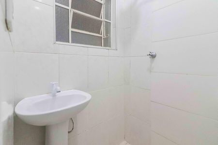 Banheiro de kitnet/studio para alugar com 1 quarto, 25m² em Jardim Bonfiglioli, São Paulo