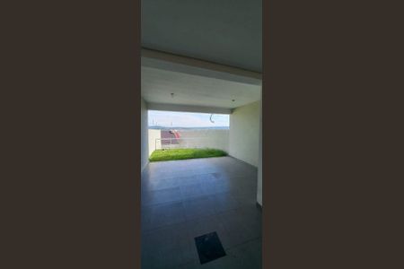 Área Externa de casa para alugar com 3 quartos, 200m² em Espírito Santo, Porto Alegre