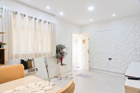 Casa de condomínio para alugar com 100m², 2 quartos e 1 vaga Casa de condomínio para alugar com 100m², 2 quartos e 1 vagaSala