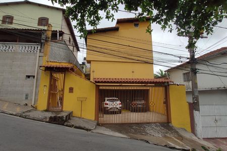Casa de condomínio para alugar com 100m², 2 quartos e 1 vaga Casa de condomínio para alugar com 100m², 2 quartos e 1 vagaFachada