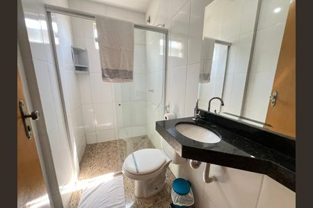 Banheiro de apartamento para alugar com 2 quartos, 55m² em Vila Monticelli, Goiânia