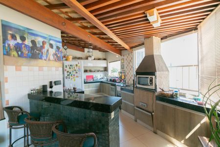 Apartamento à venda com 184m², 3 quartos e 1 vaga