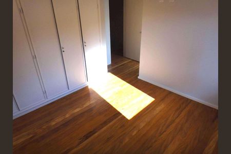 Casa à venda com 4 quartos, 450m² em Jardim Viana, São Paulo