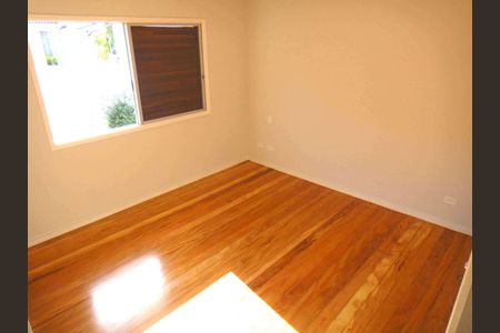 Casa à venda com 4 quartos, 450m² em Jardim Viana, São Paulo