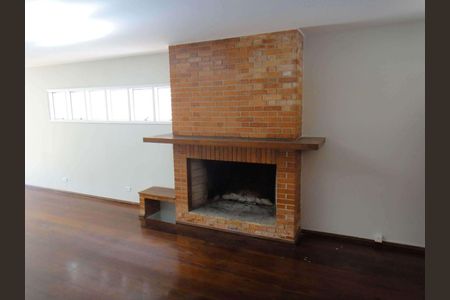 Casa à venda com 4 quartos, 450m² em Jardim Viana, São Paulo