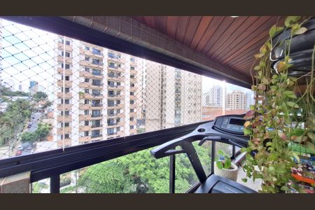 Apartamento à venda com 170m², 4 quartos e 3 vagas Apartamento à venda com 170m², 4 quartos e 3 vagasVaranda