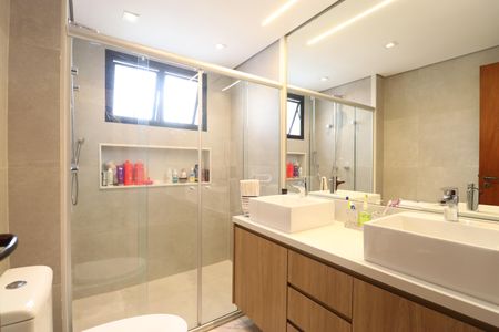 Apartamento à venda com 170m², 4 quartos e 3 vagasBanheiro da Suíte 2