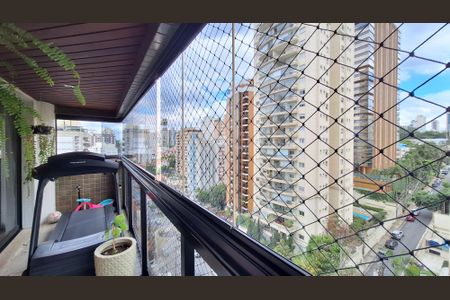 Apartamento à venda com 170m², 4 quartos e 3 vagas Apartamento à venda com 170m², 4 quartos e 3 vagasVaranda