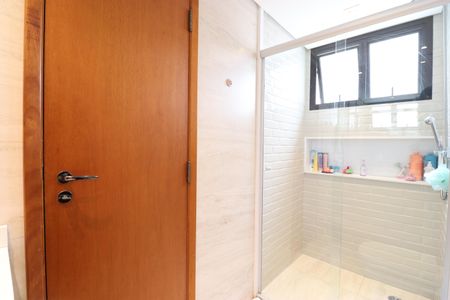 Apartamento à venda com 170m², 4 quartos e 3 vagasBanheiro da Suíte 1