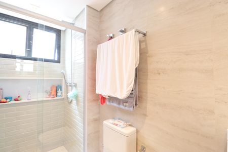 Apartamento à venda com 170m², 4 quartos e 3 vagasBanheiro da Suíte 1