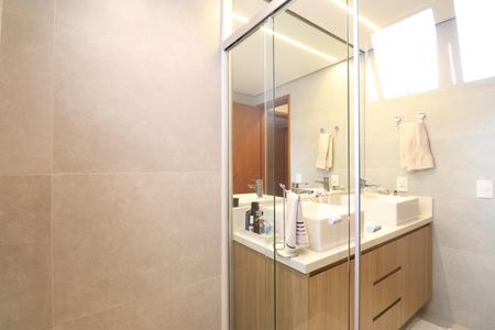 Apartamento à venda com 170m², 4 quartos e 3 vagasBanheiro da Suíte 2