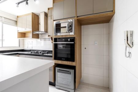 Cozinha de apartamento à venda com 2 quartos, 100m² em Jardim Nova Europa, Campinas