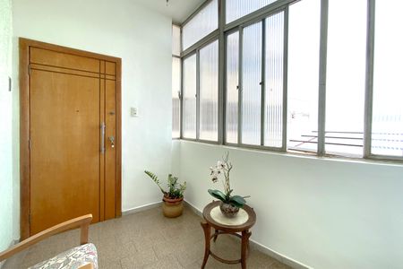 Apartamento à venda com 110m², 2 quartos e sem vaga Apartamento à venda com 110m², 2 quartos e sem vagaVaranda