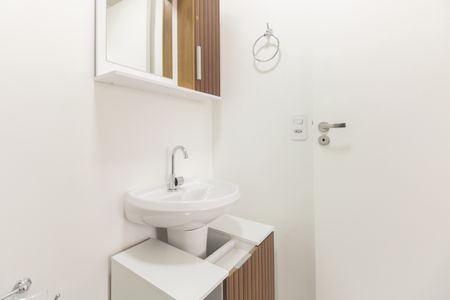 Apartamento para alugar com 27m², 1 quarto e sem vaga Apartamento para alugar com 27m², 1 quarto e sem vagaBanheiro Social