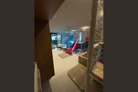 Apartamento à venda com 106m², 3 quartos e 2 vagas Apartamento à venda com 106m², 3 quartos e 2 vagasÁrea comum - Playground