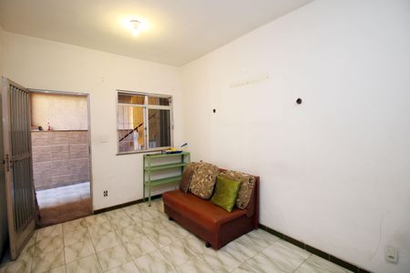 Sala de casa para alugar com 2 quartos, 90m² em Parada de Lucas, Rio de Janeiro