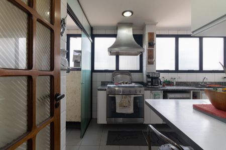 Apartamento para alugar com 130m², 3 quartos e 2 vagasCozinha