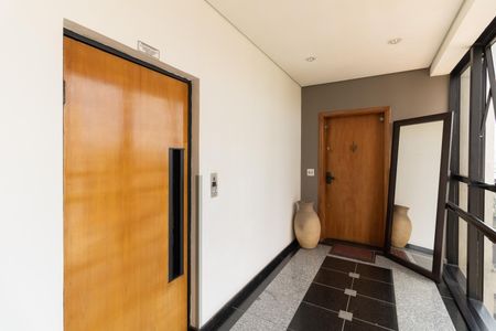 Apartamento para alugar com 130m², 3 quartos e 2 vagasHall Social 