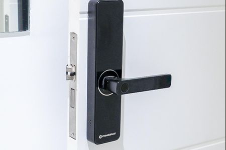 Porta de apartamento à venda com 1 quarto, 28m² em Centro, Rio de Janeiro