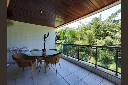 Apartamento à venda com 112m², 3 quartos e 2 vagas Apartamento à venda com 112m², 3 quartos e 2 vagasVaranda