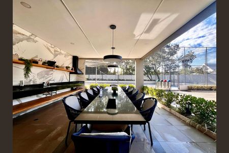 Apartamento à venda com 121m², 3 quartos e 2 vagas Apartamento à venda com 121m², 3 quartos e 2 vagasÁrea comum - Churrasqueira