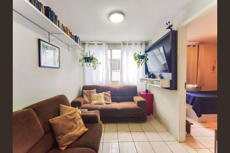 Sala de apartamento à venda com 3 quartos, 53m² em Conjunto Residencial José Bonifácio, São Paulo